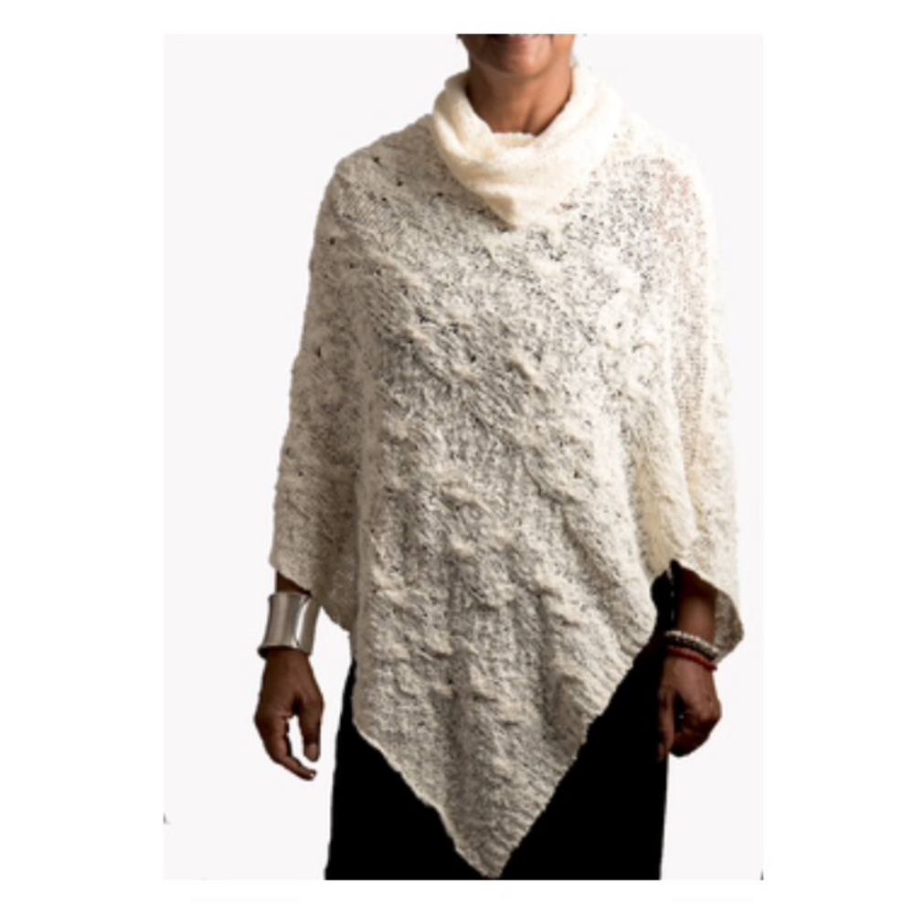 NWT Poncho Hand Knit Cowl Neck White Women’s One-size